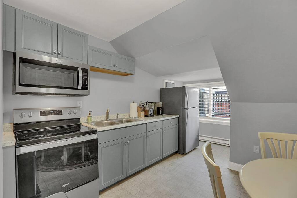 Suites On Seneca - Gorgeous One Bedroom Apartment Harrisburg Exterior photo