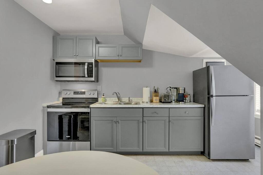 Suites On Seneca - Gorgeous One Bedroom Apartment Harrisburg Exterior photo