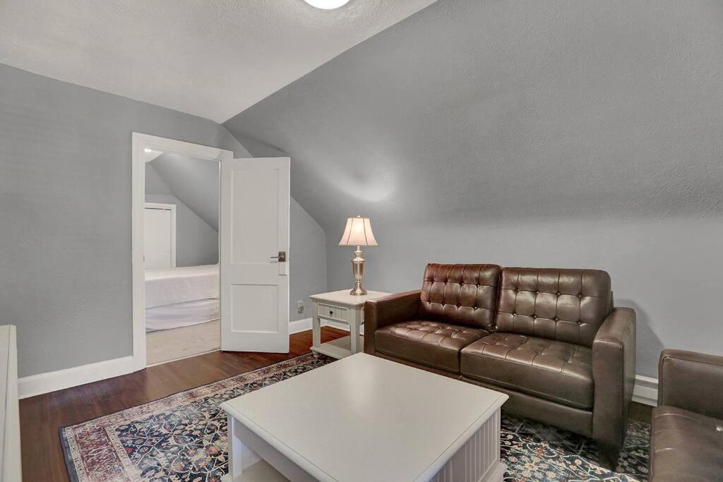 Suites On Seneca - Gorgeous One Bedroom Apartment Harrisburg Exterior photo