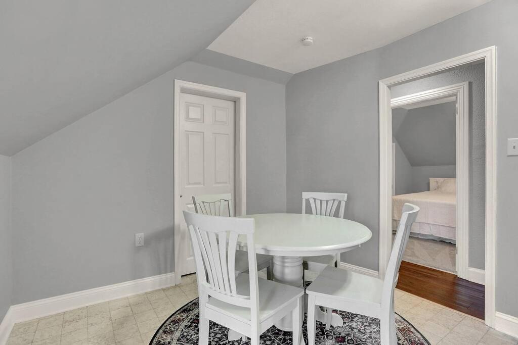 Suites On Seneca - Gorgeous One Bedroom Apartment Harrisburg Exterior photo